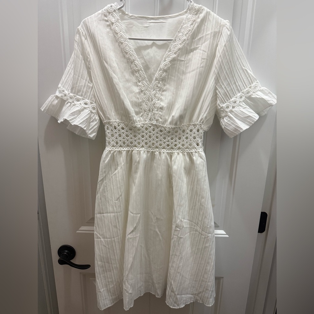 Women's White V-Neck Crochet Waist Midi Dress